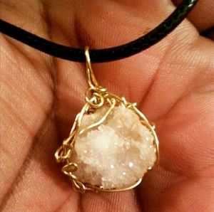 Moroccan quartz geode handmade pendant gold alum